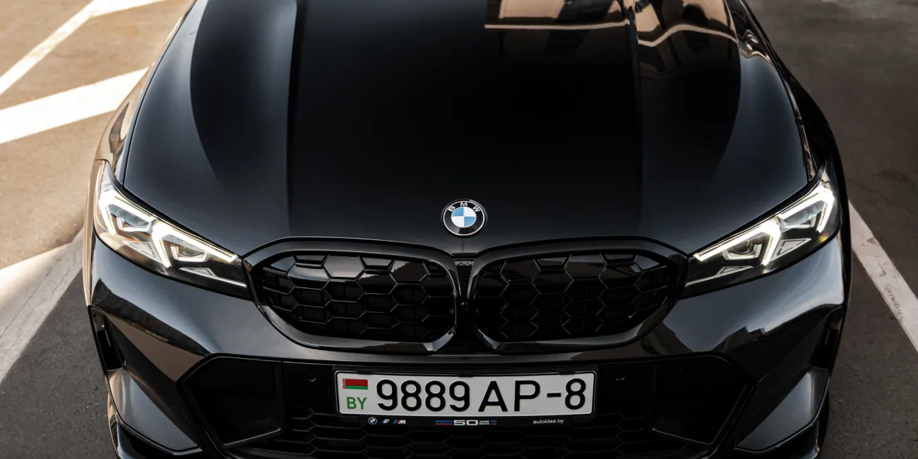 Чёрная BMW 3-Series уже в Hello 🥳