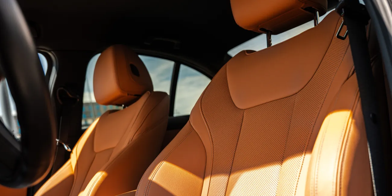 Чёрная BMW 3-Series уже в Hello 🥳