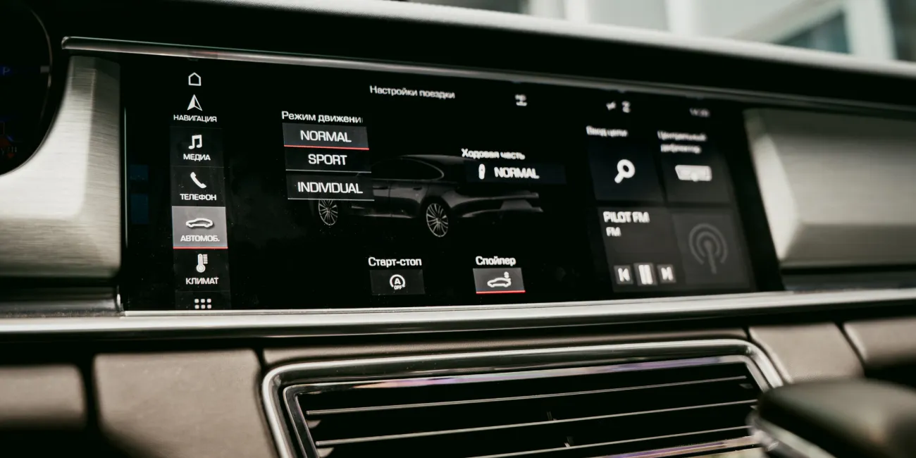 В автопарке Hello стало больше Porsche Panamera 😎🔥
